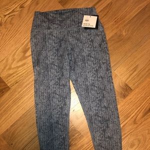 Senita Lux Epic 7/8 capris in steel blue herringbone print